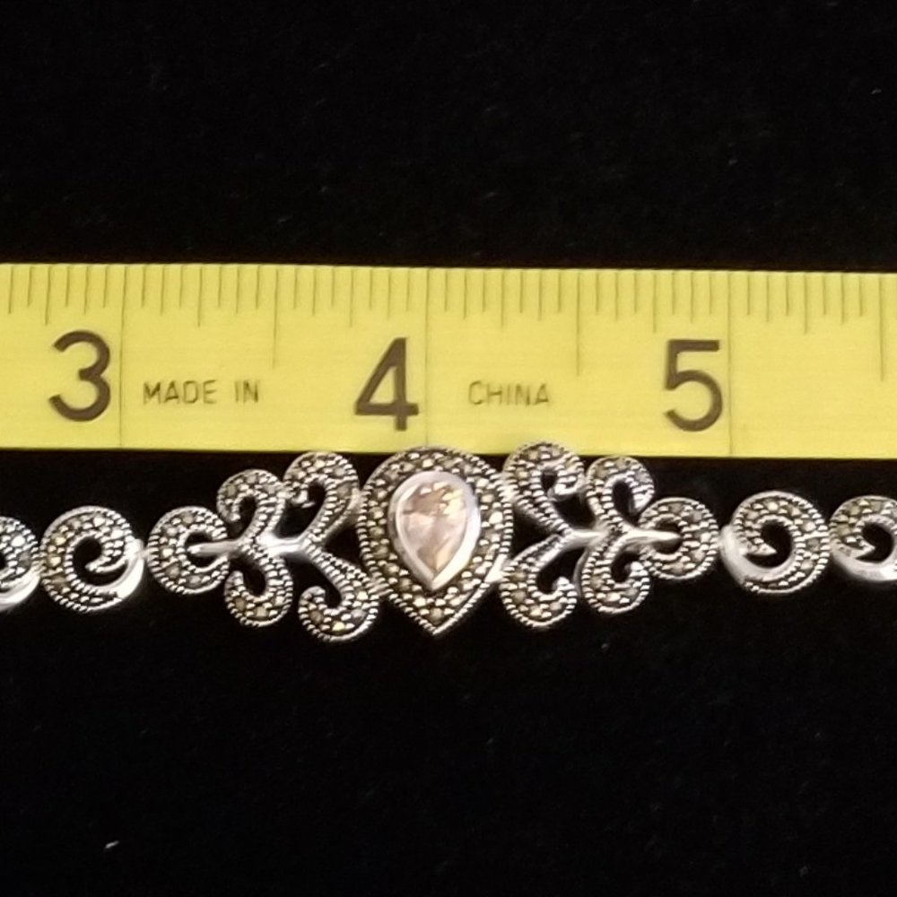 Matching Bracelet And Ear Rings - Picture 2 of 4